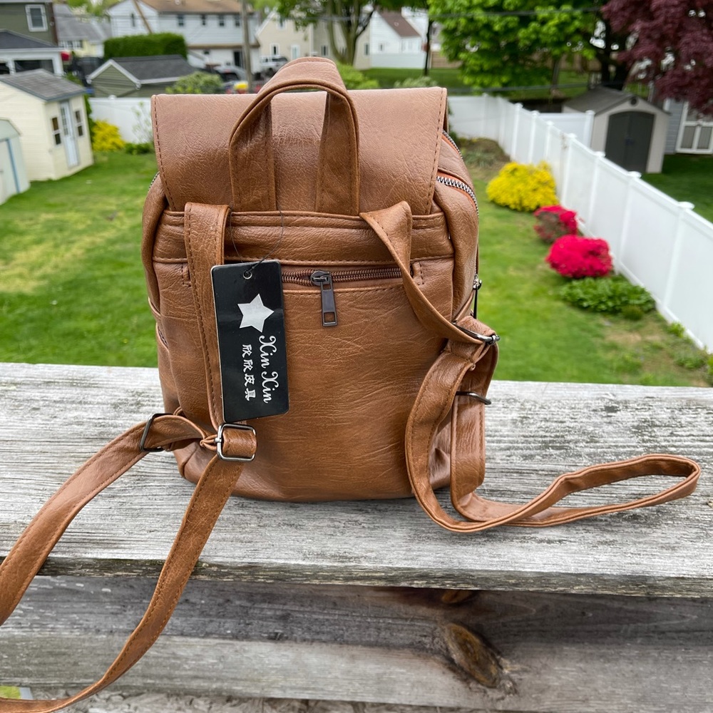 Backpack - Picture 4 of 5